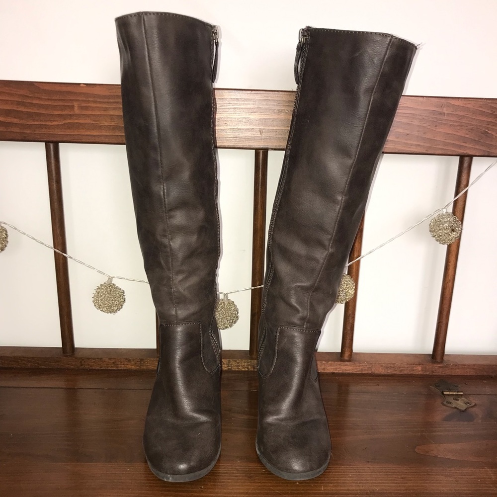Heeled boots